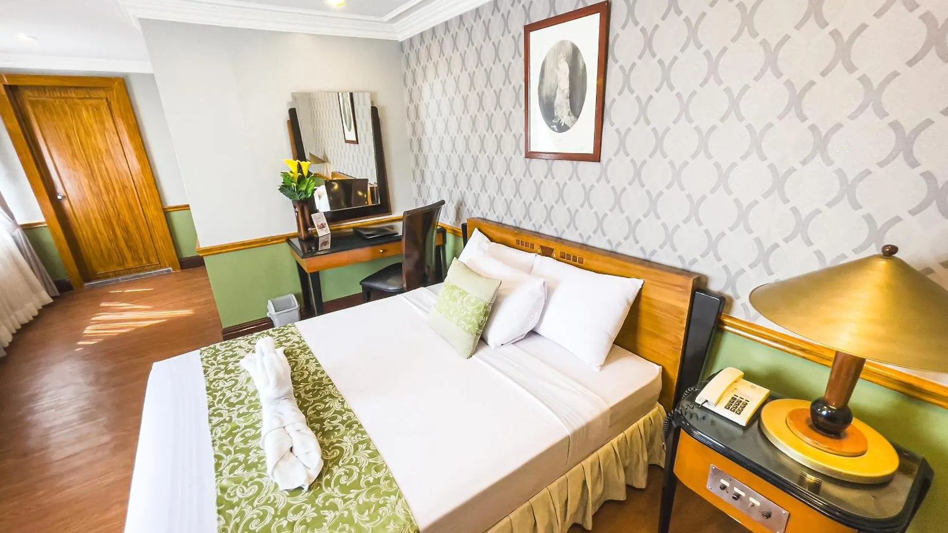 Miramar Hotel Manila Filippine