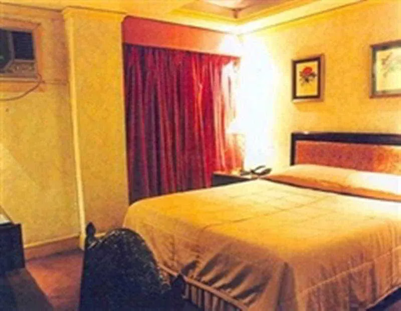 Miramar Hotel Manila 3*,