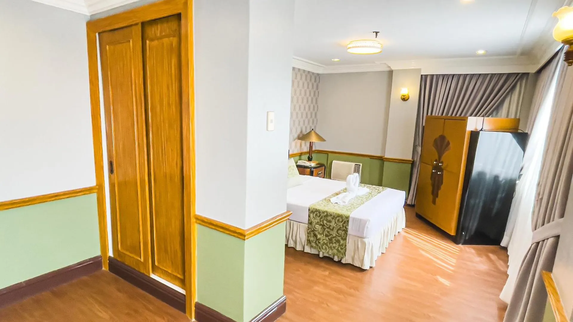 Miramar Hotel Manila Philippines